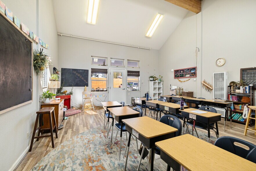 More Photos Of 12315 Deerfield Dr, Truckee Office Residential For Sale