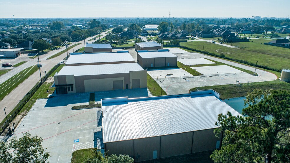 More Photos Of 11811 Champion Forest Dr, Houston Unknown For Lease
