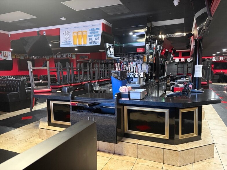 More Photos Of 1525 W Avenue K, Lancaster Restaurant For Lease