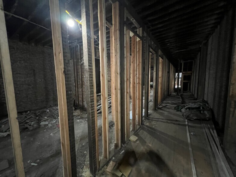 More Photos Of 27-29 Bank St, New London Storefront Retail Residential For Sale