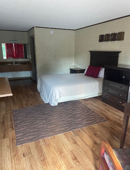 More Photos Of 10770 E State Highway 76, Branson West Hotel For Sale