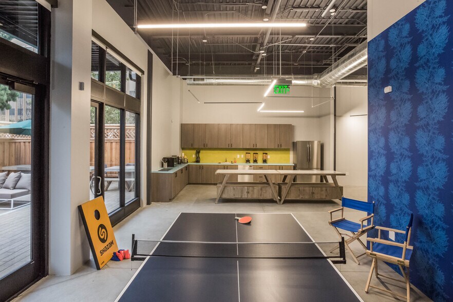 More Photos Of 2114-2116 Broadway St, Redwood City Office For Lease