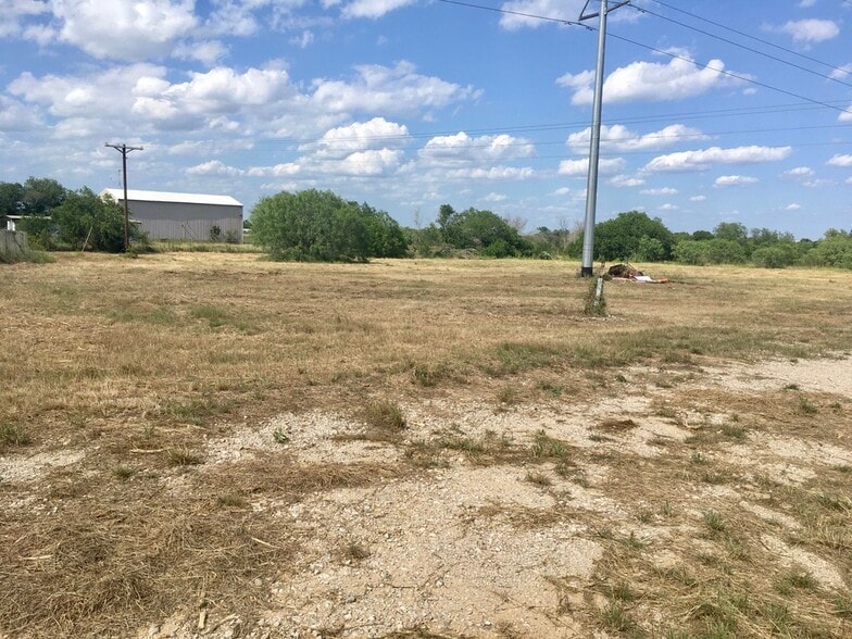 More Photos Of 102 Ernst rd, Jourdanton Land For Sale