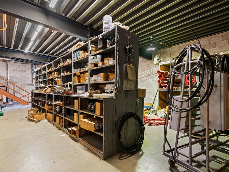 More Photos Of 126 S Maple St, Nowata Office For Sale