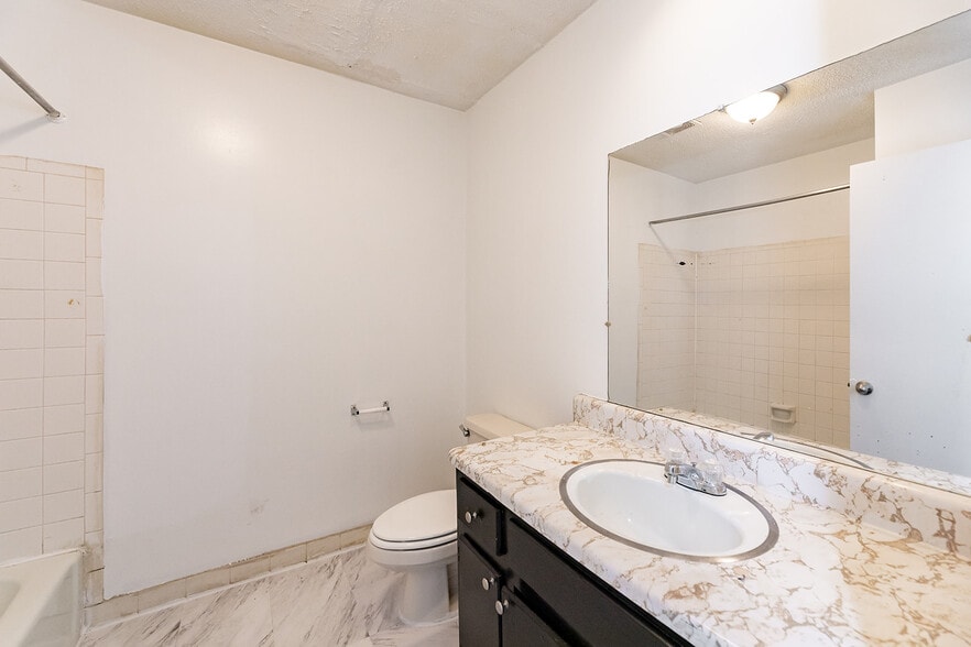 More Photos Of 2780 Raleigh-Lagrange Rd, Memphis Apartments For Sale