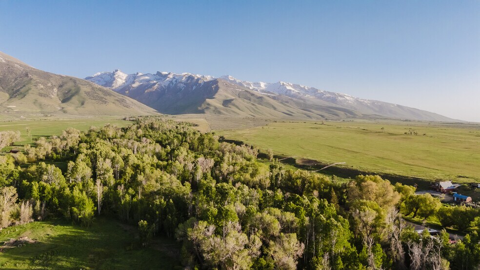 More Photos Of 925 Lamoille Hwy, Lamoille Hotel For Sale