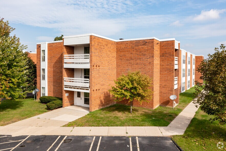 More Photos Of 28301 Franklin Rd, Southfield Multifamily For Sale