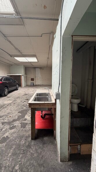 More Photos Of 3258 17th St, San Francisco Storefront Retail Residential For Lease