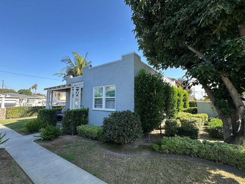 More Photos Of 4114-4120 Beck Ave, Bell Apartments For Sale