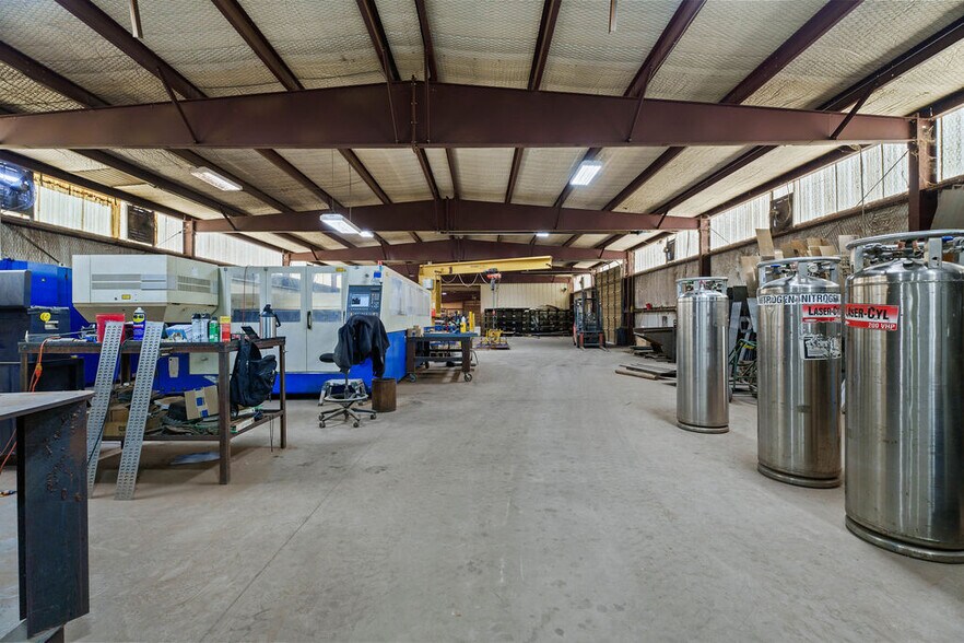 More Photos Of 3917 Clovis Rd, Lubbock Warehouse For Lease