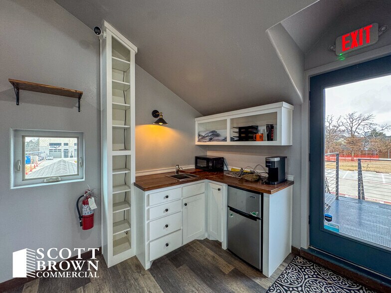 More Photos Of 1642 FM 407, Argyle Unknown For Lease