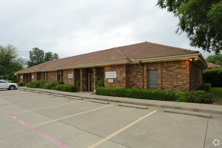 More Photos Of 2313 Roosevelt Dr, Dwg Office For Sale