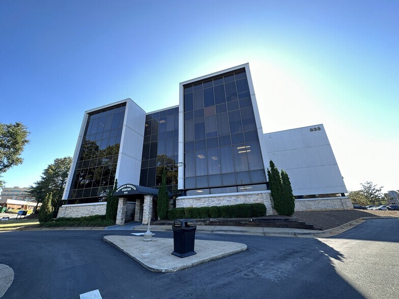 More Photos Of 833 Campbell Hill St NW, Marietta Medical For Lease