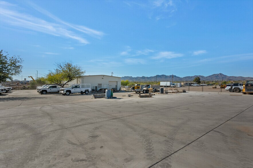 More Photos Of 3200 W Diamond St, Tucson Warehouse For Lease