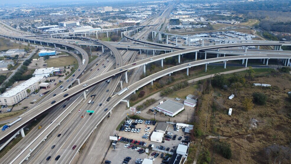 More Photos Of 11023 Southwest Fwy, Houston Industrial For Sale