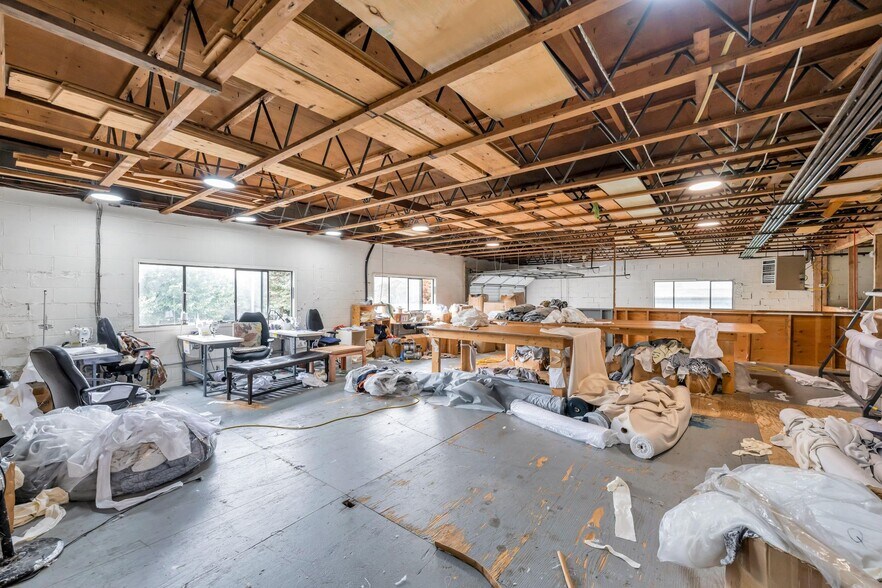 More Photos Of 6455 64 St, Delta Manufacturing For Sale