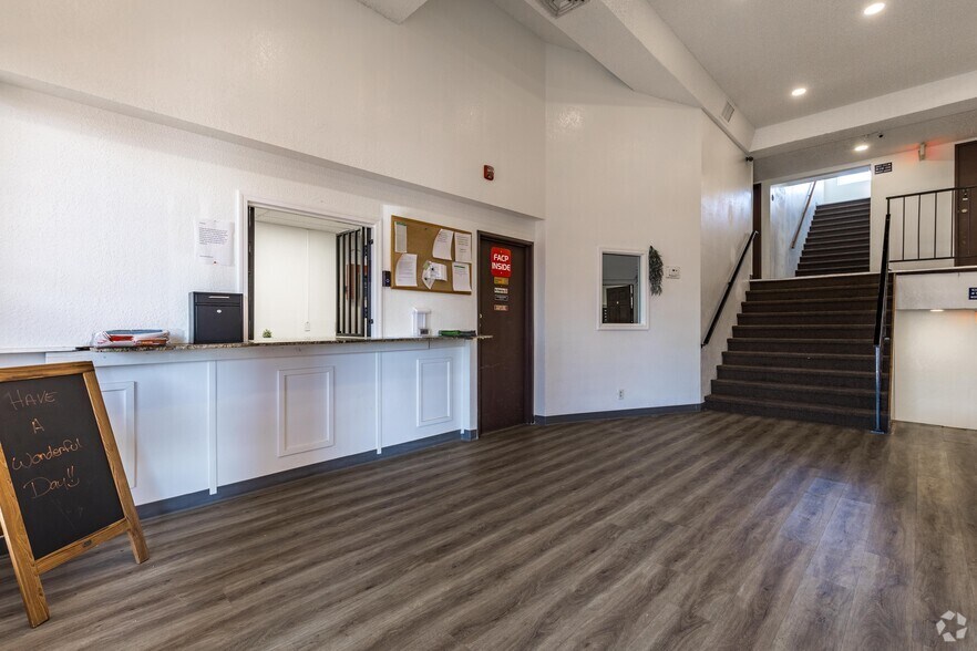 More Photos Of 320 Lee Ave, Bullhead City Apartments For Sale