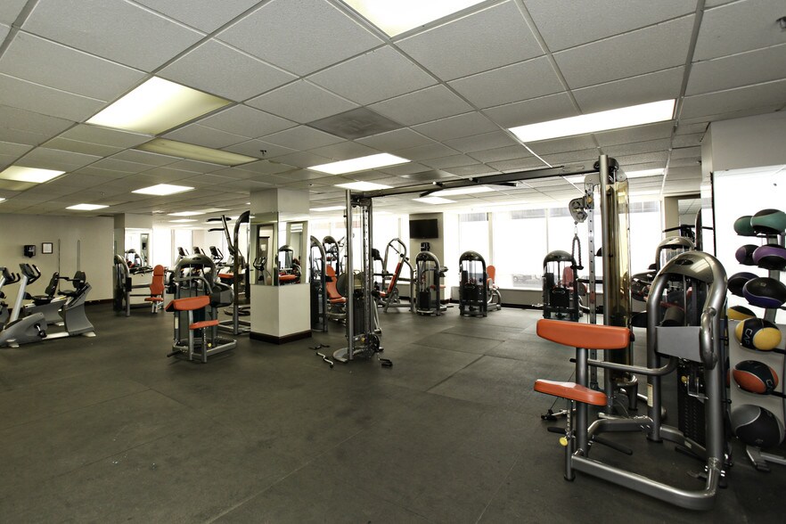 More Photos Of 720 Olive St, Saint Louis Office Residential For Lease