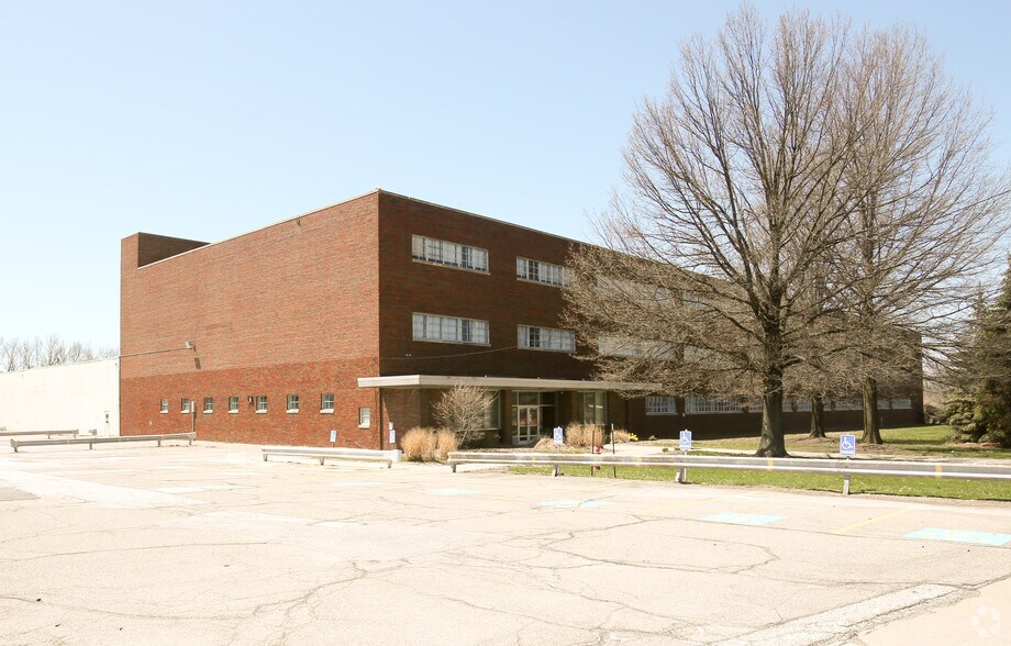 More Photos Of 29801 Euclid Ave, Wickliffe Office For Lease