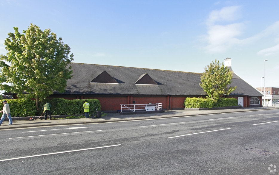 More Photos Of 7 High St, Cosham Storefront For Lease