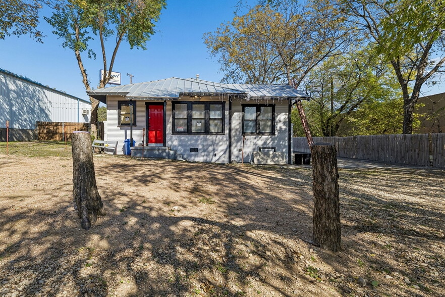 More Photos Of 2135 Bandera, San Antonio Medical For Sale