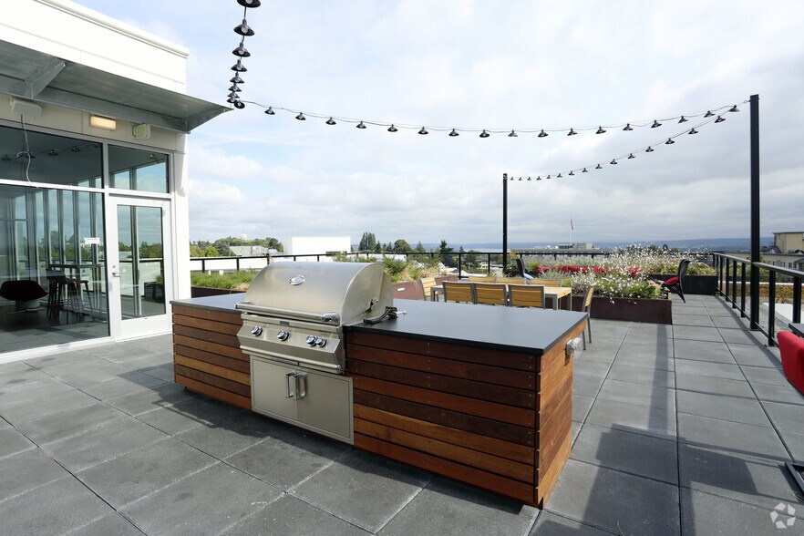 More Photos Of 2020 E Madison St, Seattle Apartments For Lease