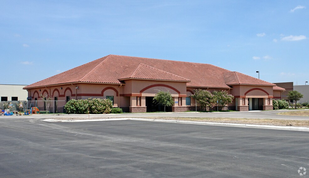 More Photos Of 2224 Camelot Dr, Harlingen Medical For Lease