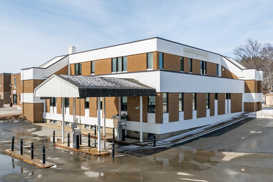 More Photos Of 14 Sweden St, Caribou Bank For Sale