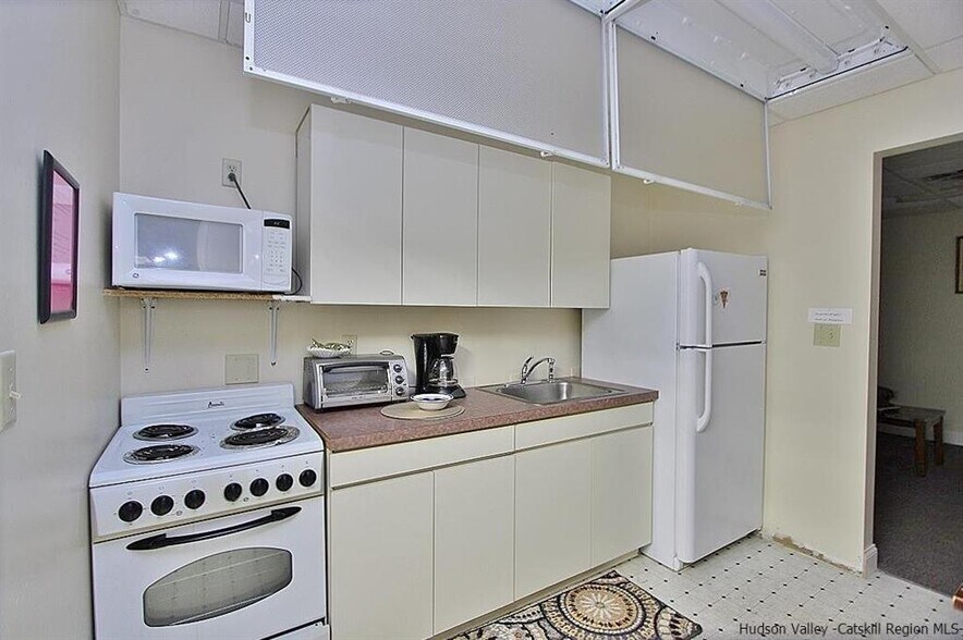 More Photos Of 451 Washington Avenue Ext, Saugerties Hospitality For Sale