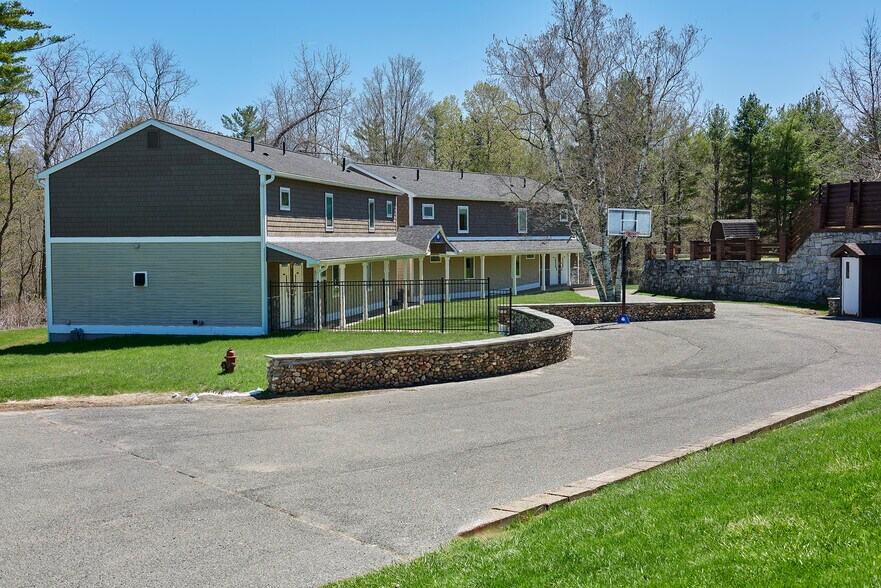 More Photos Of 349 Old Stockbridge Rd, Lenox Specialty For Sale