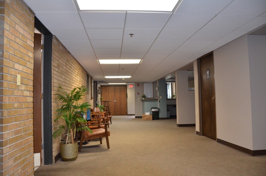 More Photos Of 2100 1st Ave NE, Cedar Rapids Religious Facility For Sale