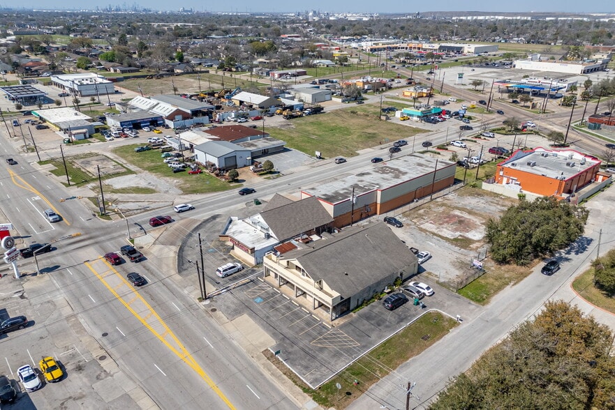 More Photos Of 2905 Southmore Ave, Pasadena Freestanding For Lease