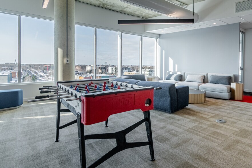 More Photos Of 990 Av de Bourgogne, Québec Medical For Lease