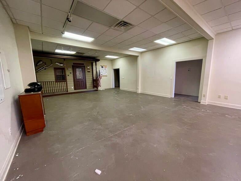 More Photos Of 663-665 N Eastern Blvd, Montgomery Freestanding For Lease