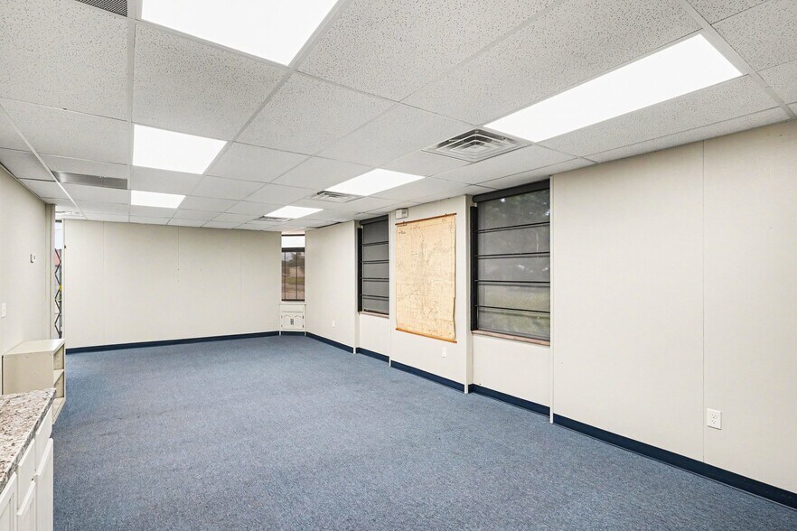More Photos Of 1834 Bagwell St, Flint Warehouse For Sale