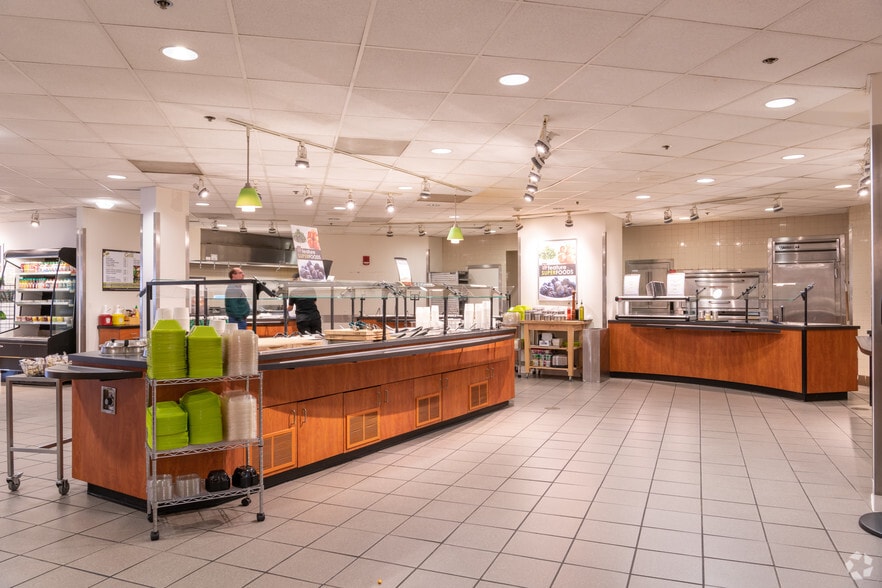 More Photos Of 800 District Ave, Burlington Office For Lease