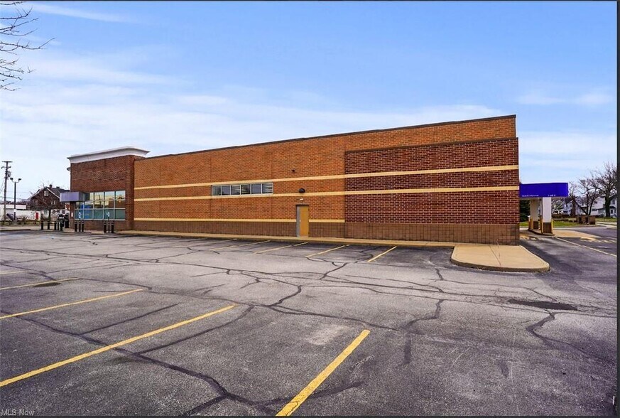 More Photos Of 475 E 185th St, Euclid Drugstore For Sale