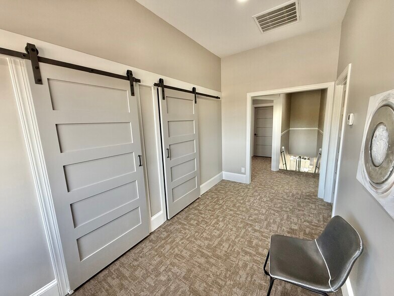 More Photos Of 204 Griffin Park Dr, Birmingham Office For Sale