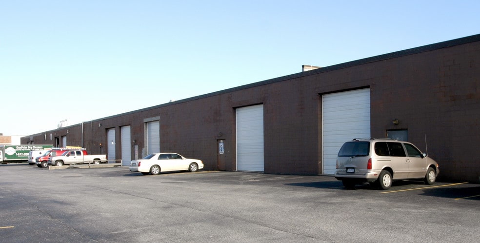 More Photos Of 65-79 E Jefryn Blvd, Deer Park Warehouse For Sale