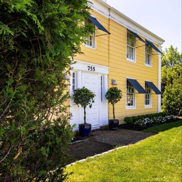 Primary Photo Of 755 Montauk Hwy, Water Mill Restaurant For Lease