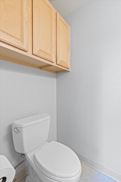 More Photos Of 1140 Ne Highway 101, Lincoln City Office For Sale