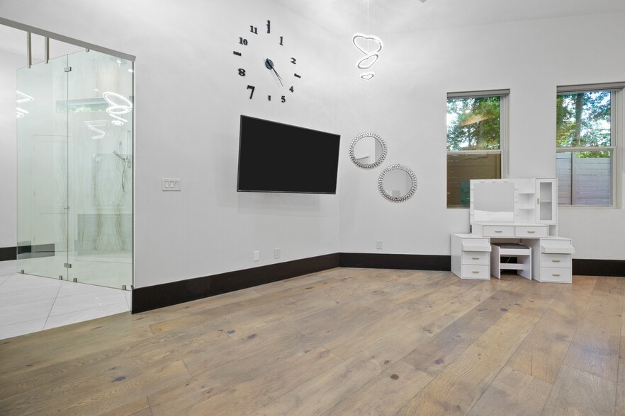 More Photos Of 2401 Greenglade Rd NE, Atlanta Specialty For Sale