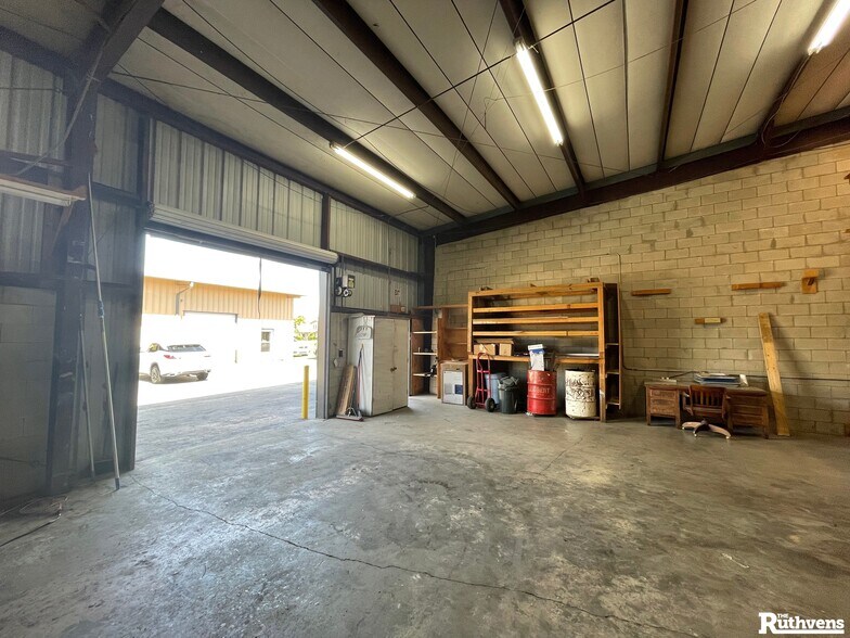 More Photos Of 3903 Industry Blvd, Lakeland Warehouse For Lease
