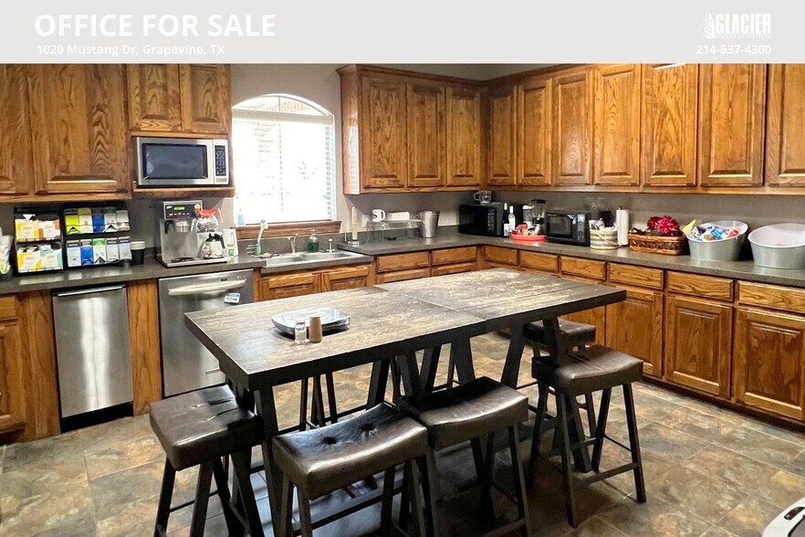 More Photos Of 1020 Mustang Dr, Grapevine Office For Sale