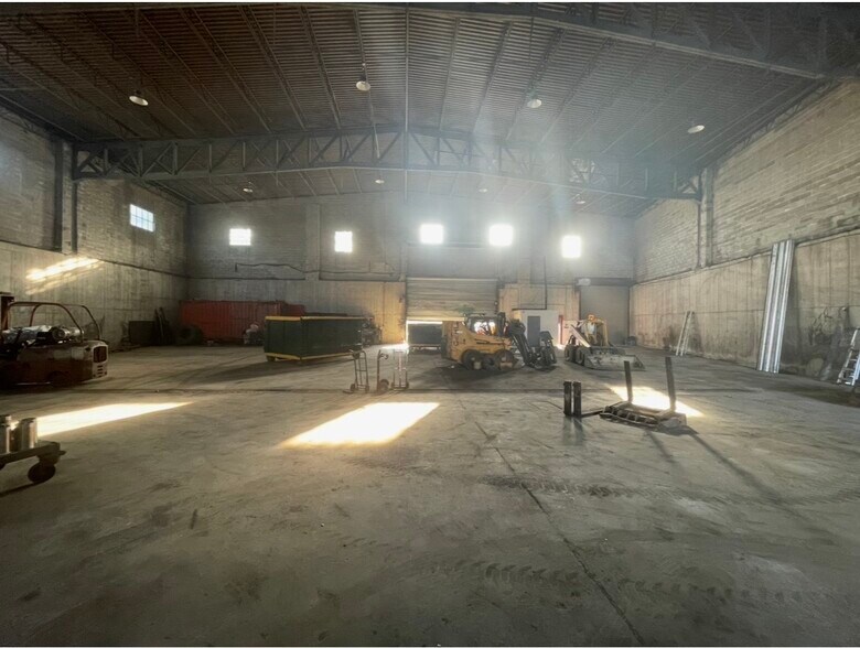 More Photos Of 9410 Merrick Blvd, Jamaica Warehouse For Lease