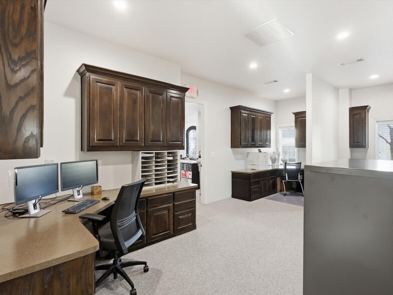 More Photos Of 101 Countryside Ct, Southlake Medical For Sale