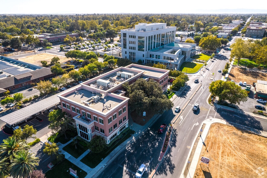 More Photos Of 1100 Main St, Woodland Office For Sale