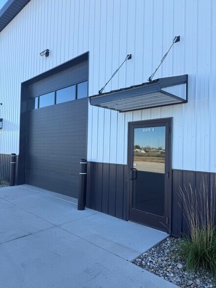 More Photos Of 900 W 25th St, South Sioux City Warehouse For Lease