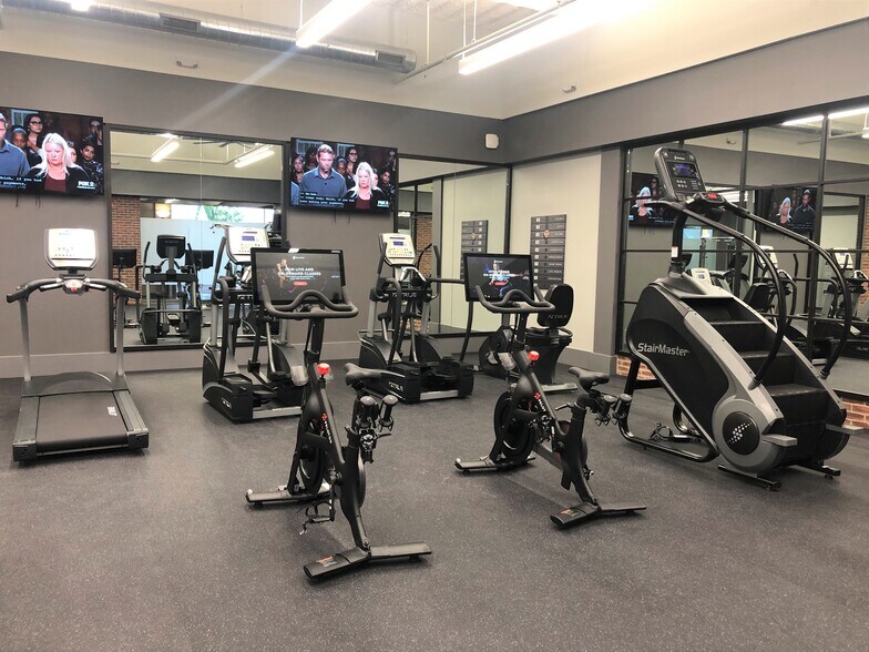 More Photos Of 755 W Big Beaver Rd, Troy Coworking Space