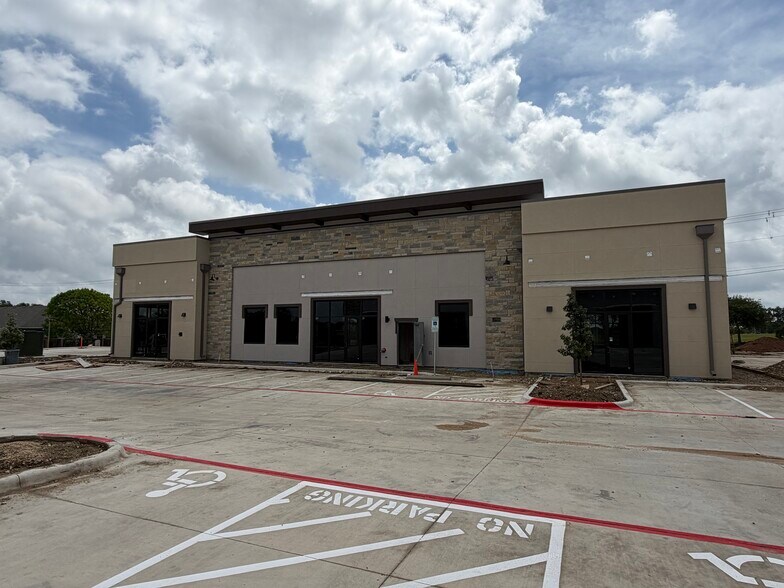 More Photos Of 1012 Municipal Dr, Leander Storefront For Sale